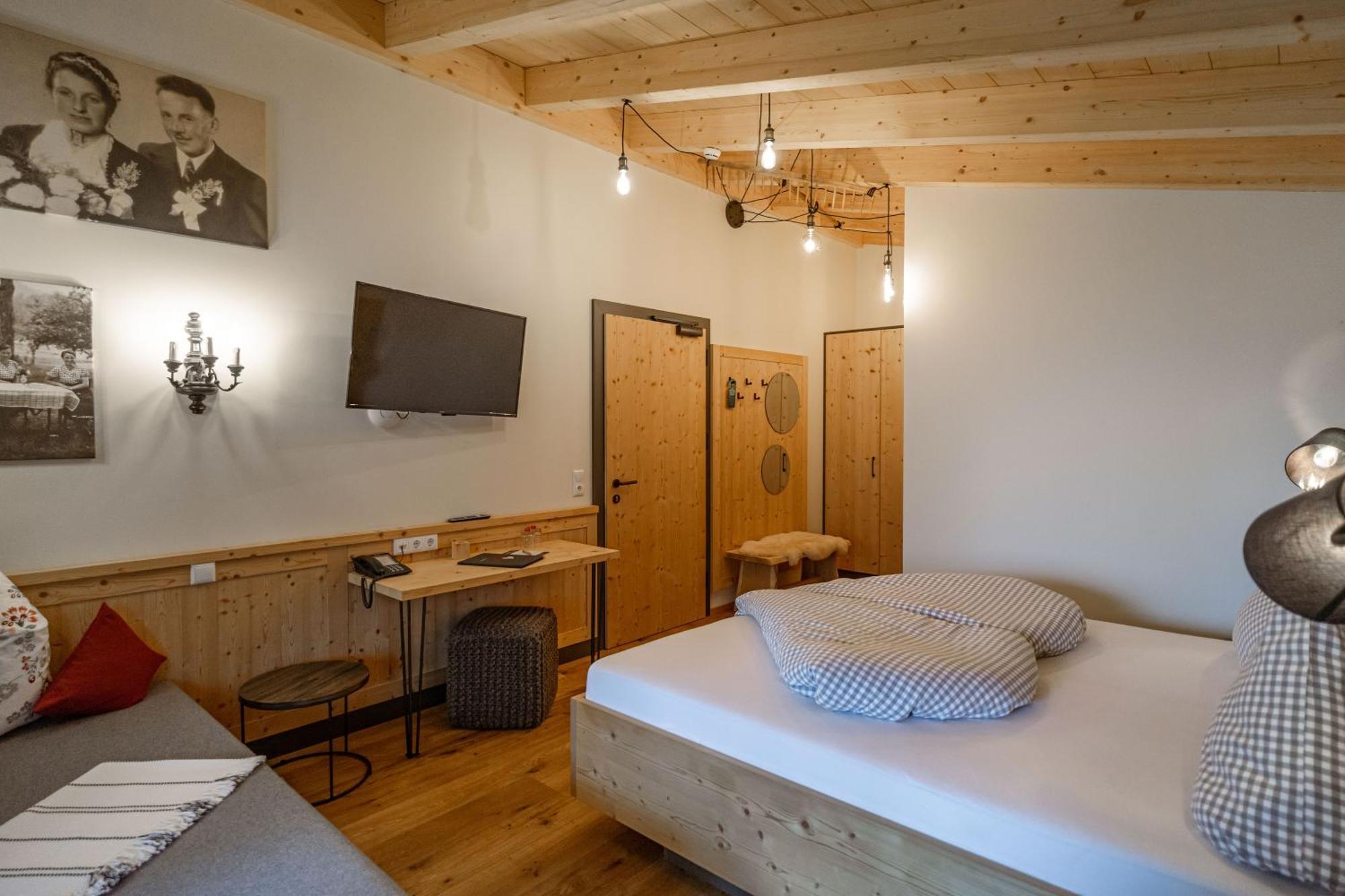 Hotel Landhaus Tirolerherz Занкт-Ульріх-ам-Піллерзе Номер фото
